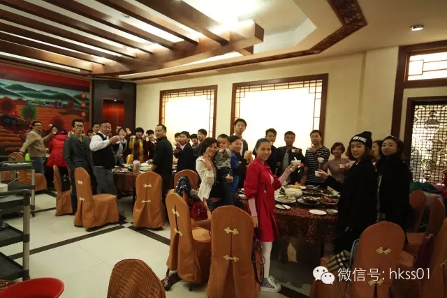 ʢ�����F(tu��n)ȫ�w������ʢ�����i����56�Ç�(gu��)�HС�����ڽMί��(hu��)�ɆTǰ�������T�h��Ȼ��Ȫ����һҹ�Ρ�